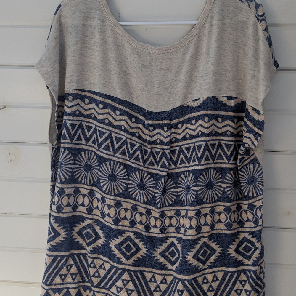 5 / $25 🧡 soft tee